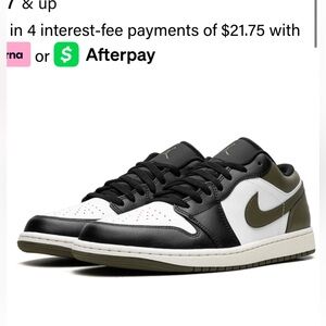 Like new/with box.  AIR JORDAN 1 LOW
"BLACK TOE MEDIUM OLIVE" Women's 9/Mens 7.5
